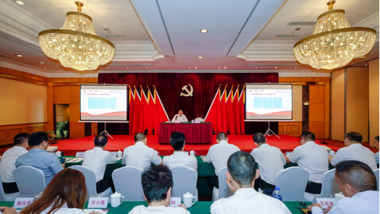 尊龙凯时集团任丁书记带头讲授“不忘初心、牢记使命”主题教育专题党课